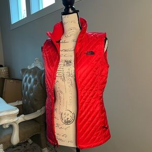 Perfect transition for fall/winter Red North Face  lightweight puffer vest
